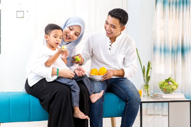Mengajarkan Nilai-nilai Keagamaan kepada Anak selama Puasa Ramadhan: Cara Tepat untuk Membentuk Akhlak yang Baik